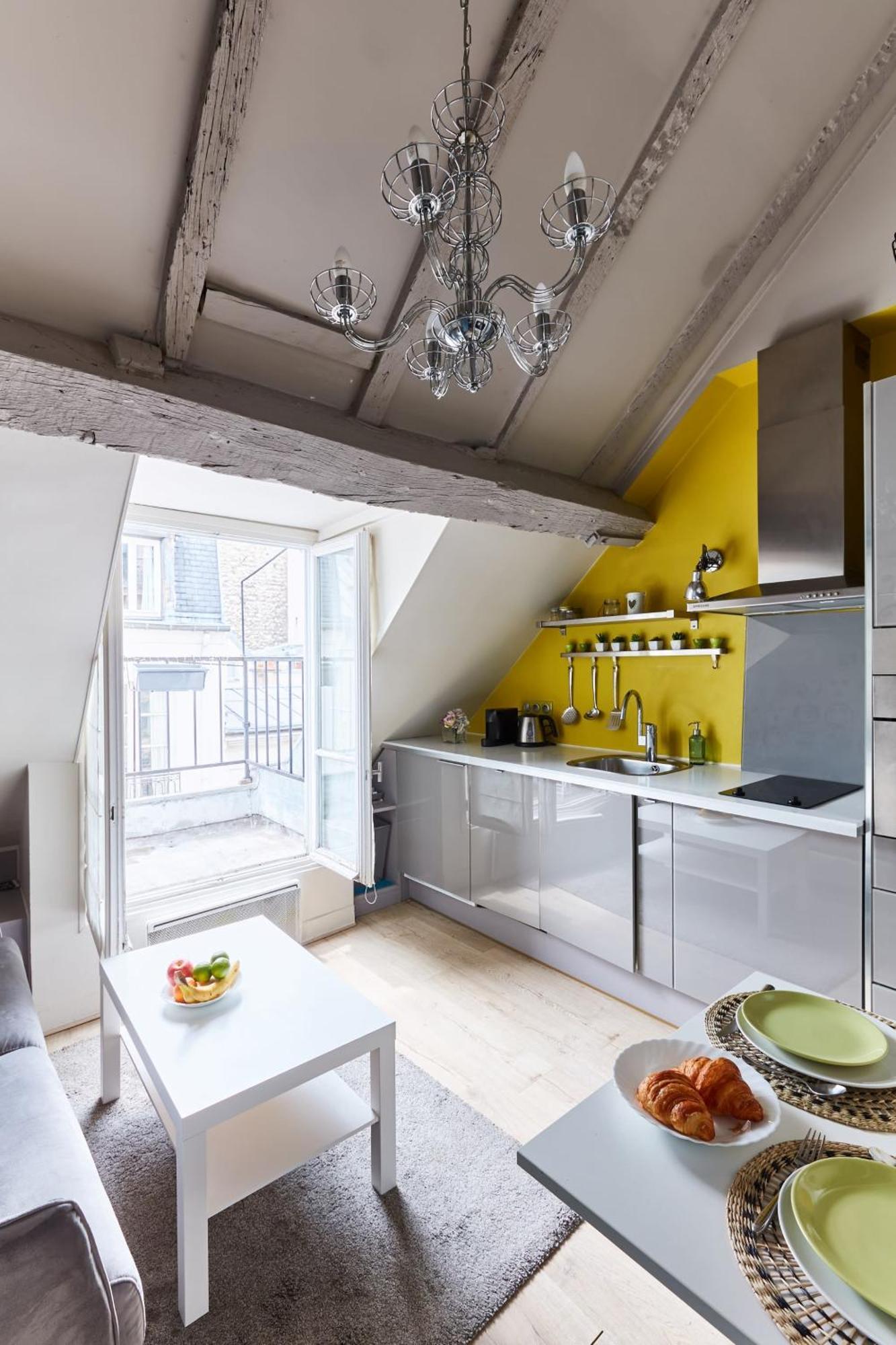 Place Des Vosges - 1Br With Balcony - Cityapartmentstay Paris Extérieur photo