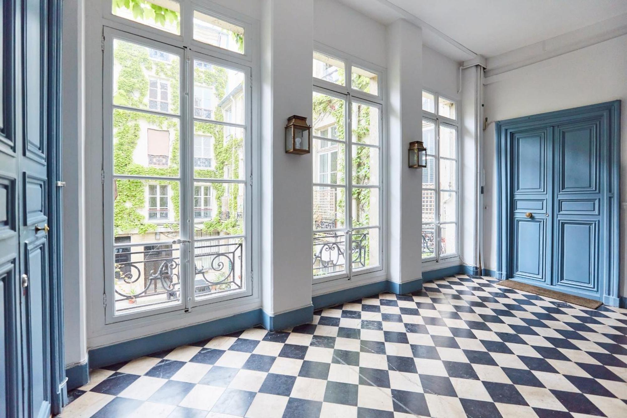 Place Des Vosges - 1Br With Balcony - Cityapartmentstay Paris Extérieur photo