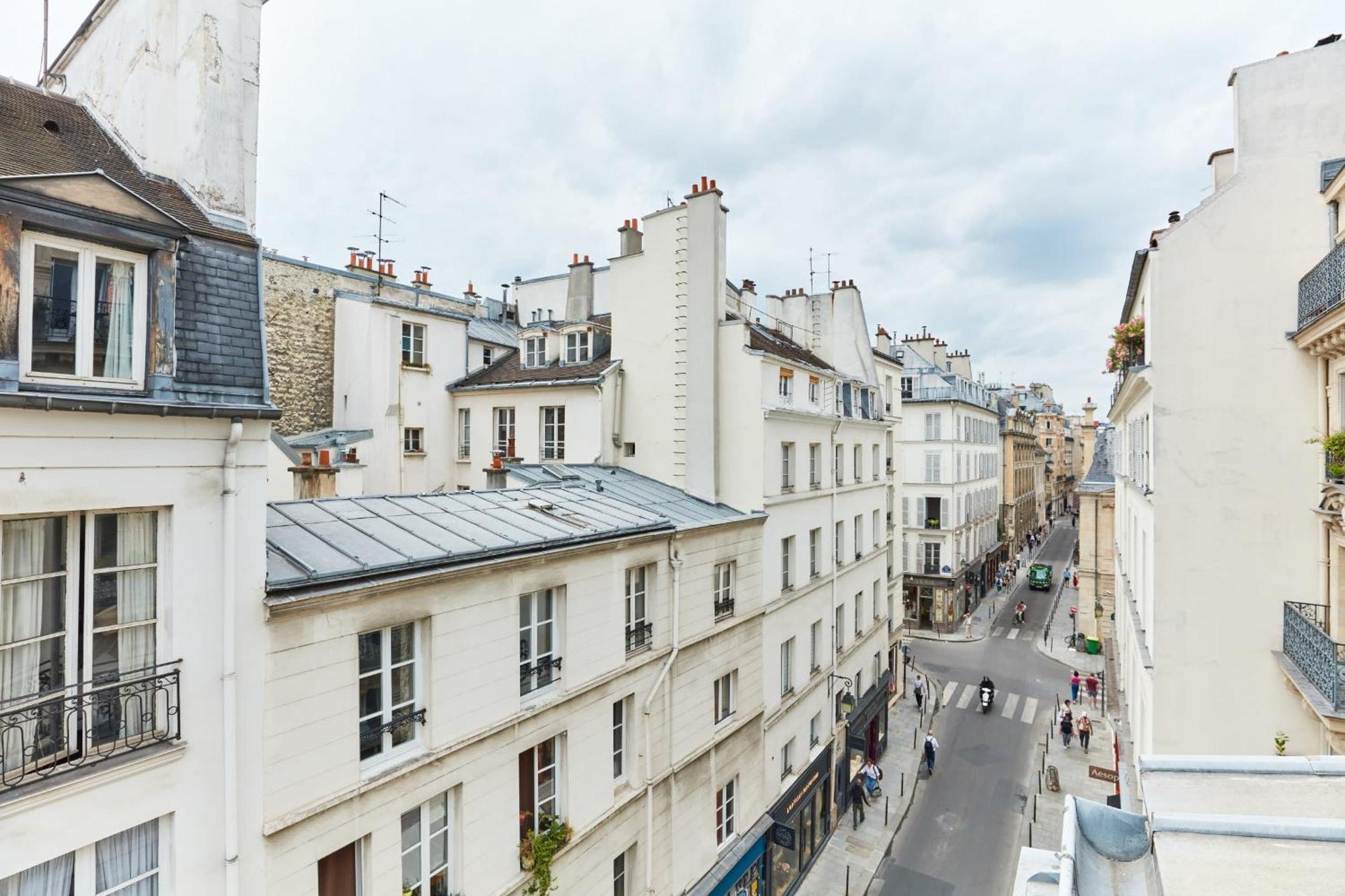 Place Des Vosges - 1Br With Balcony - Cityapartmentstay Paris Extérieur photo